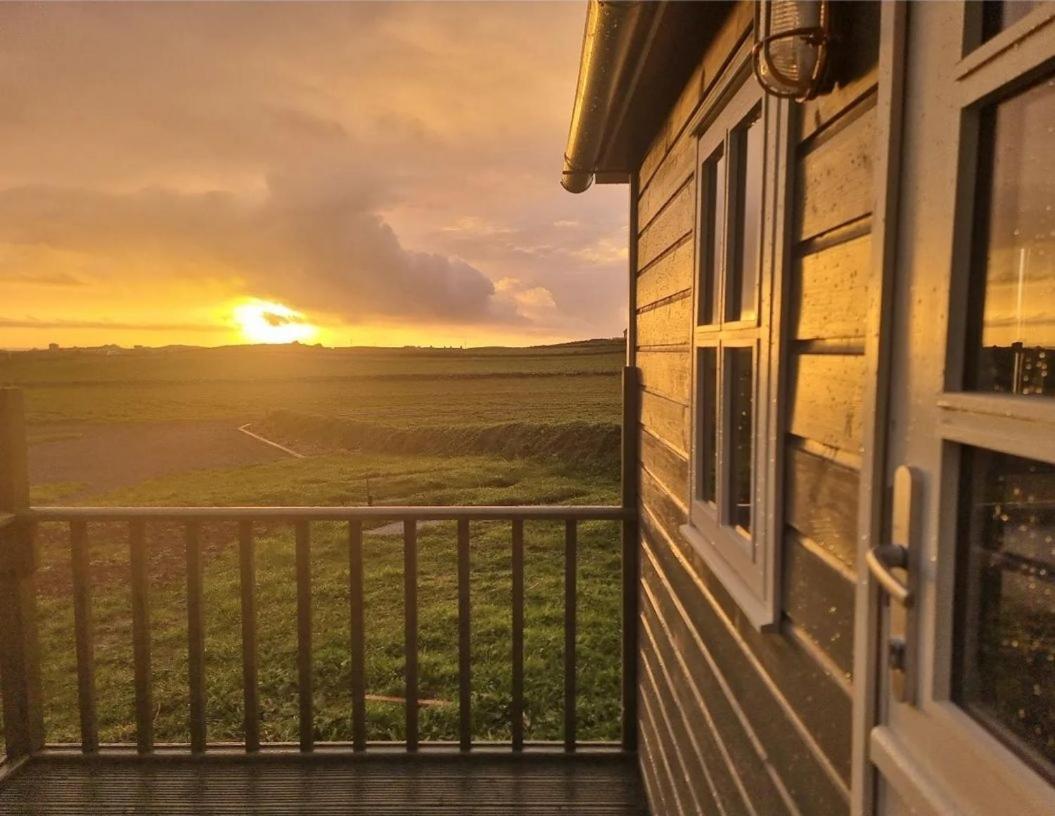 Villa Wild Meadow Huts Doolin Exterior foto